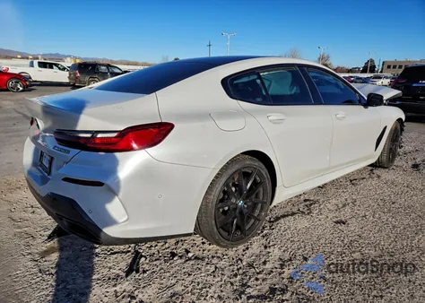 2022 BMW M850Xi z USA, uszkodzony, nr VIN WBAGV8C08NCH76604